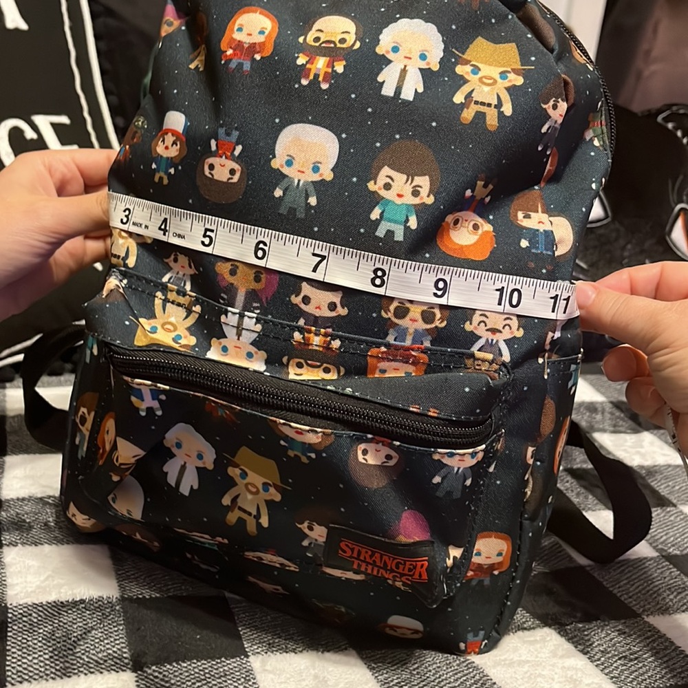 Hot Topic Stranger Things mini backpack - Picture 12 of 13